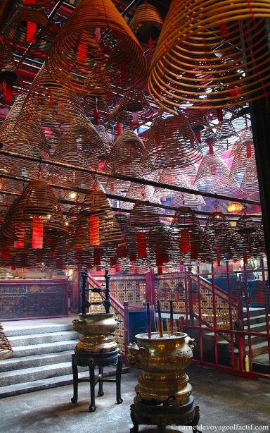 Les spirales d’encens du temple Man Mo, Hong Kong