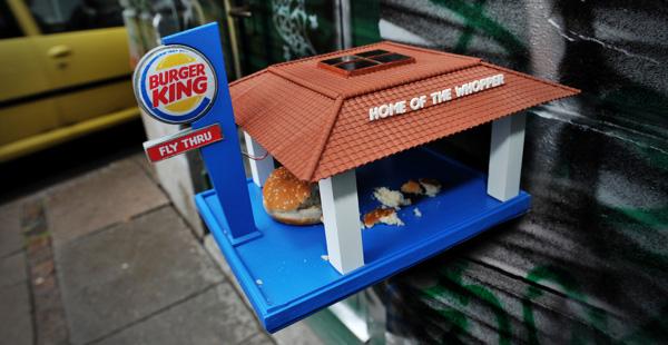 Un adorable restaurant Burger King pour oiseaux
