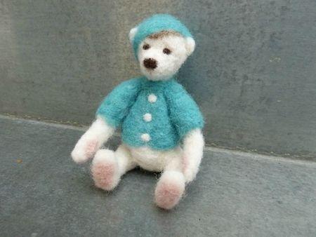 Ours en laine feutrée... d'après un kit Pain d'Epice ours laine feutrée pain d'épice 3