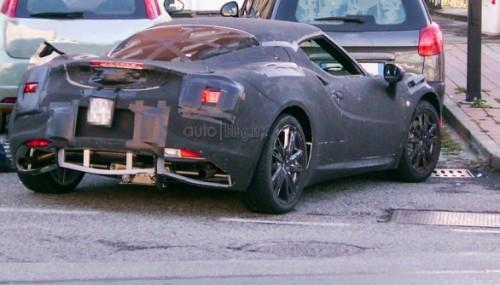 Alaf Romeo 4C .. ça buzze !! Alfa_Romeo_4C_Foto_Spia_01.jpg