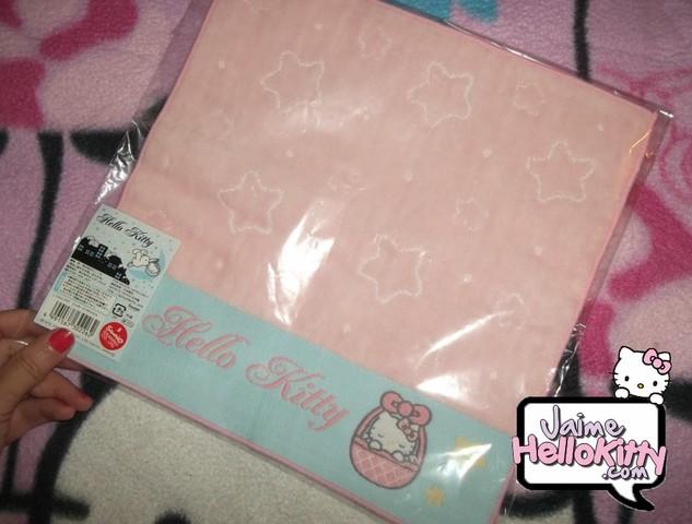 Mes ventes Hello Kitty / MAJ du 22 octobre http://www.jaimehellokitty.com/images/ventes2012/SERVIETTEJPBABYKT1.jpg