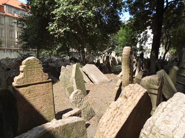 Le vieux cimetière juif de Prague