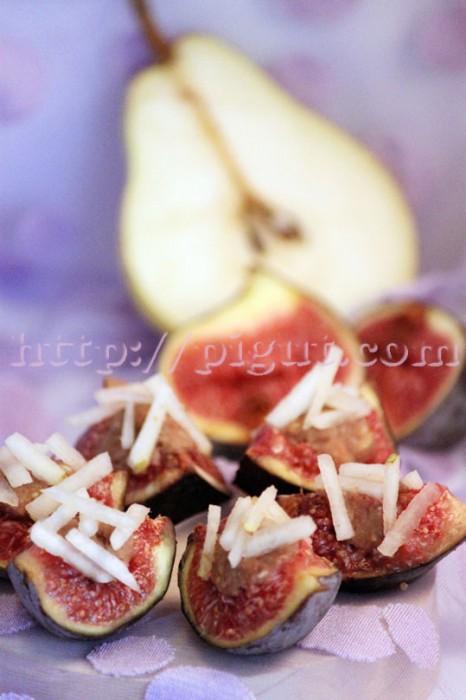 Mignardises de figues à la purée de châtaignes et bâtonnets de poire