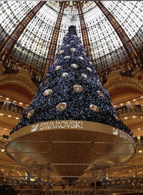 Le sapin des Galeries Lafayette est signé Swarovski