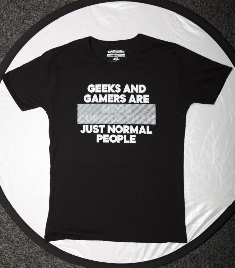 decate-geeks-gamers-more-curious-10 Le T-shirt de la Geek’s Live disponible !
