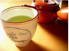 CANCER COLORECTAL: Le thé vert réduit de 14% le risque  – American Journal of Clinical Nutrition