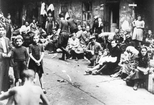 La Peur -L'antisémitisme en Pologne après Auschwitz - Jan T Gross juifs.jpg