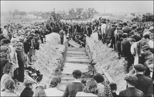 La Peur -L'antisémitisme en Pologne après Auschwitz - Jan T Gross kielce pogrom.jpg