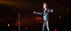 Johnny nous fait découvrir son nouvel album Johnny nous fait découvrir son nouvel album