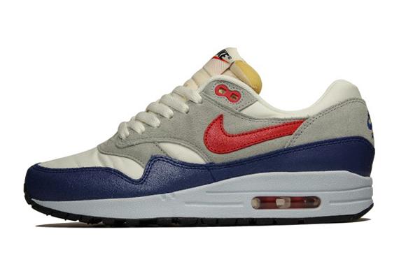 nike-air-max-1-vntg-555284-100-sail-hyper-red-street-grey-blue-tint Nike Air Max 1 Printemps 2013