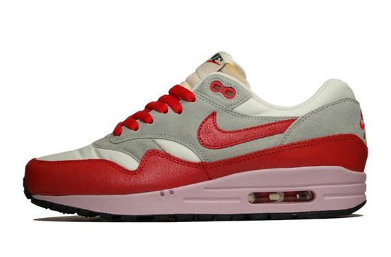 nike-air-max-1-vntg-555284-103-sail-hyper-red-street-grey-iced-carmine Nike Air Max 1 Printemps 2013
