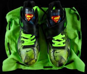 Des Nike Zoom KD IV customisé Superman
