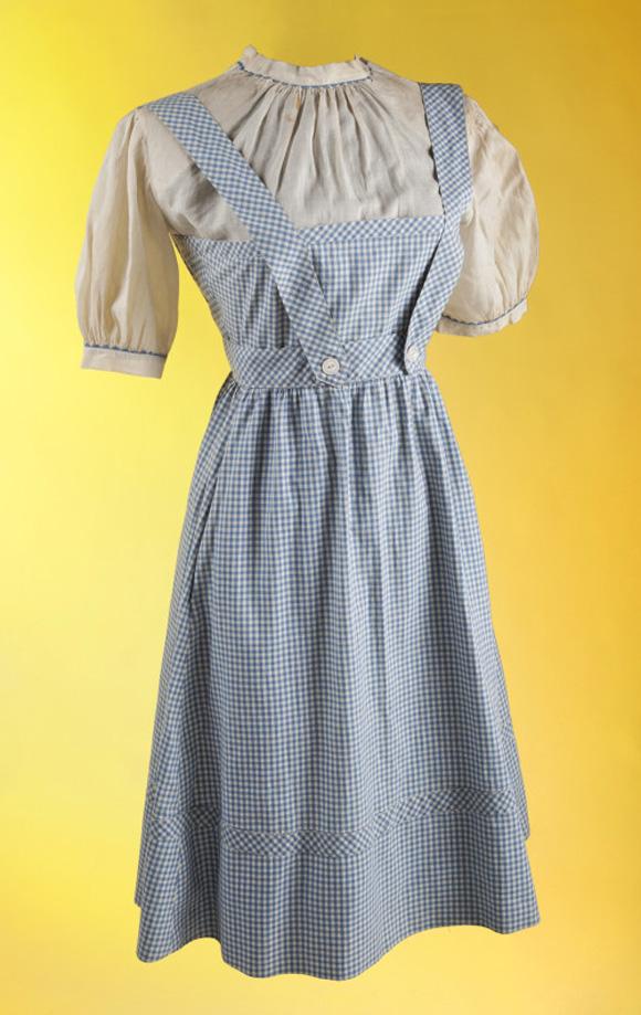 juliens-auction-Wizard-Oz-dress La robe de Judy Garland dans le Magicien d’Oz adjugée $480.000