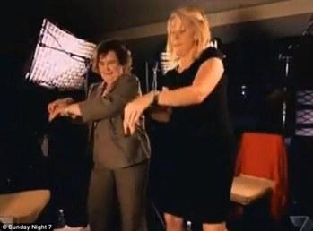 Au secours, Susan Boyle danse le Gangnam Style (VIDEO)