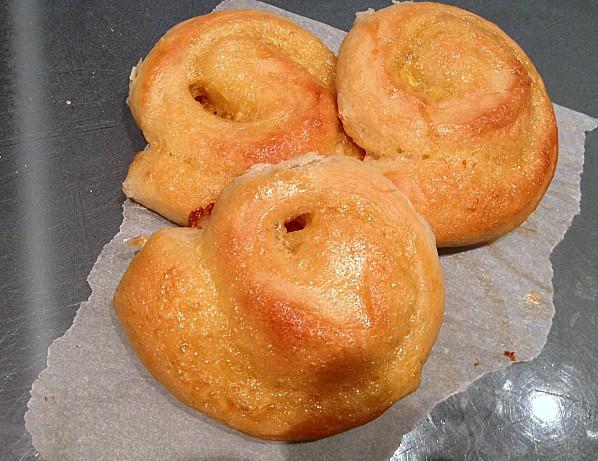 PAIN BRIOCHE ROULE A LA CREME DE CALISSON roules-brioches-calisson2.jpg