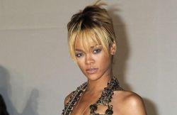 Rihanna ne sort pas avec Chris Brown Rihanna ne sort pas avec Chris Brown