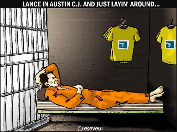 Lance Armstrong tranquille devant ses trophées, en prison Armstrong lays around .JPG