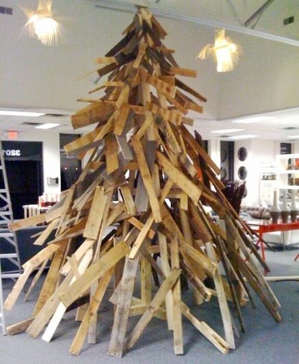 Fabriquer votre sapin de Noël en bois recyclé - DIY