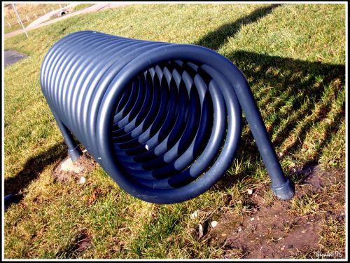 35750419 La créativité des parkings à vélos