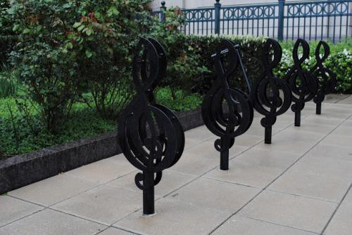 DSC_0110 La créativité des parkings à vélos