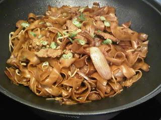 P33- Pâtes de riz sautées P33- Pâtes de riz sautées