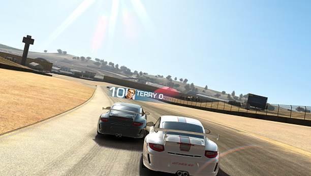 Real Racing 3, la première démo en direct sur iPhone 5...