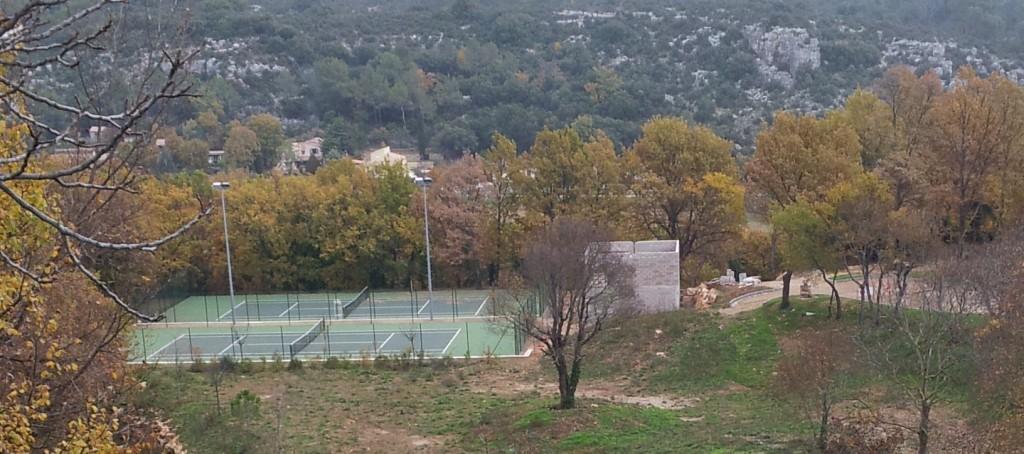 013 - Copie Tennis à Ampus