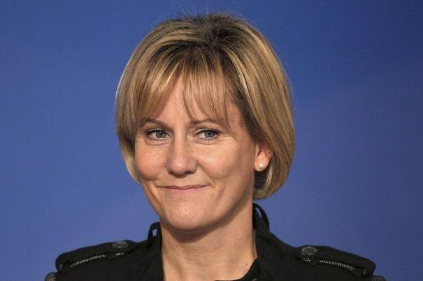 Nadine, après une folle nuit Nadine, après une folle nuit