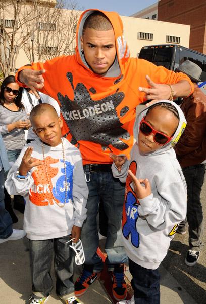 Kora Awards 2012 - 1000 enfants orphelins « adoptes » par Chris Brown