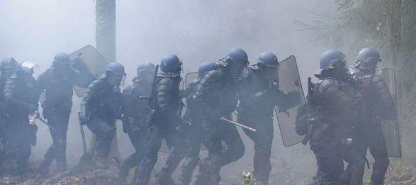 #NDDL - Même les tracteurs s'énervent #NDDL - Même les tracteurs s'énervent