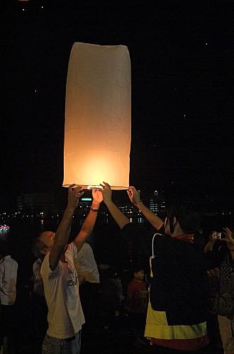 28 novembre 2012. Loy Krathong ou fête des lumières. DSCF2554