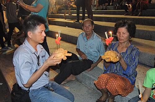 28 novembre 2012. Loy Krathong ou fête des lumières. DSCF2556