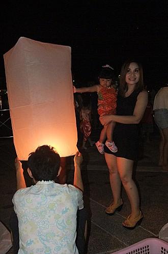 28 novembre 2012. Loy Krathong ou fête des lumières. DSCF2546