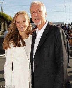 James Cameron et sa femme Suzy Amis lors de l'avant première du Hobbit à Wellington. 
