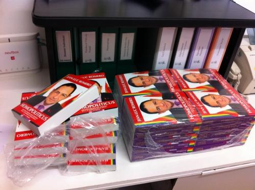 Sortie d’ « Homopoliticus – 2013, le mariage pour tous » pilehomopoliticus.JPG