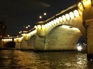 Noël, Mon Paris Mon Télérama... Ma série : LES REVENANTS sur Canal + et l'album de Tardi + encore de cadeaux petits grands j'ai fait ma liste..... Noël, Mon Paris Mon Télérama... Ma série : LES REVENANTS sur Canal + et l'album de Tardi + encore de cadeaux petits grands j'ai fait ma liste.....