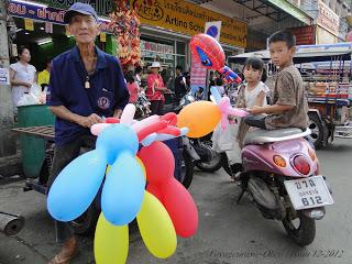 Thaïlande, autour de la fête des pères, scènes de rue