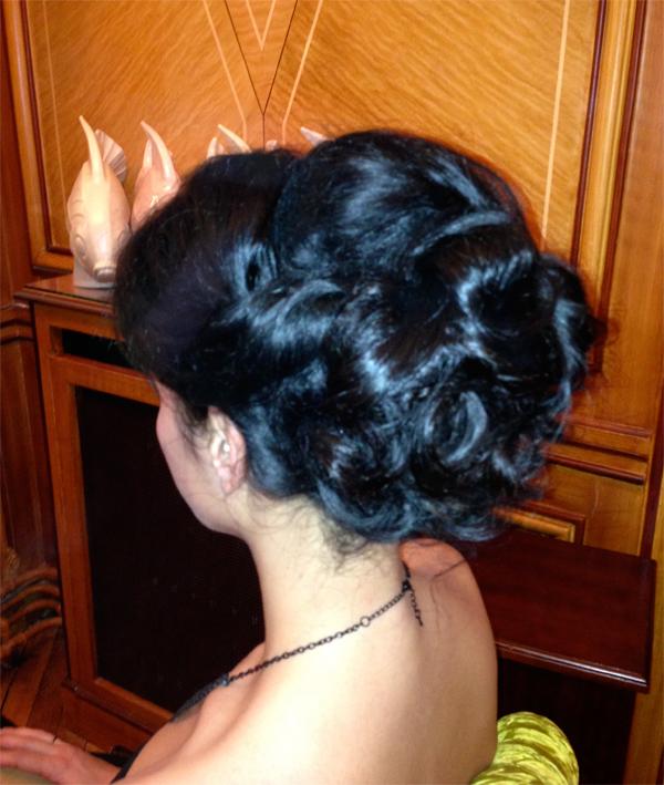 Un chignon de tapis rouge en 20 minutes, c’est possible !