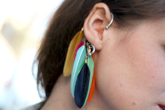 Helly Skulls earcuff feathers