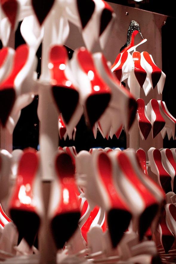 Le merveilleux sapin de Noel signé Christian Louboutin