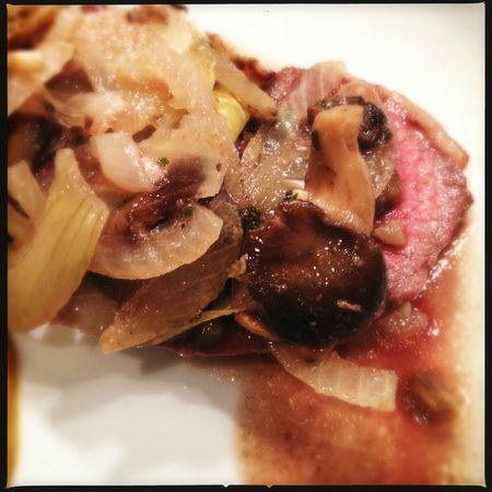 En passant : Rôti de boeuf à la forestière... IMG_8696