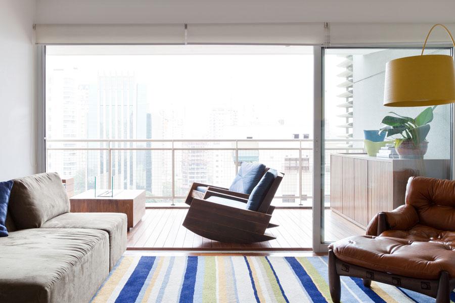 DECOuvrir-decoracao-apartamento-jovem-09 Des couleurs, du design, de la gaieté et une touche de jeunesse: un appartement « Peace and love » au Brésil