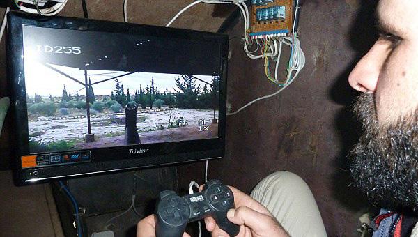 Des rebelles syriens fabriquent un Tank piloté par une manette Playstation