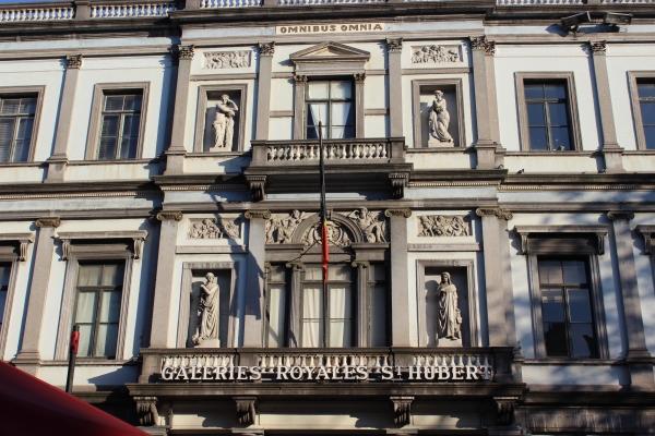 Bruxelles à l'heure de Noël voyage,bruxelles,belgique,galeries royales saint hubert,godiva,corné port royal,neuhaus,mary