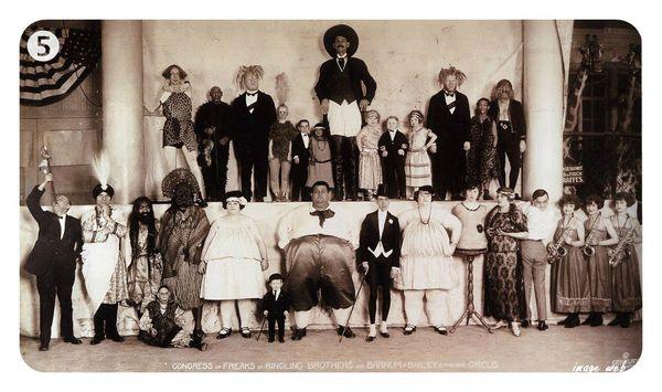 So Versatile! 5- foule divers