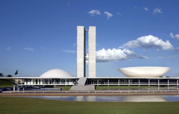 12 Congrès National du Brésil Oscar Niemeyer on charliestine.net