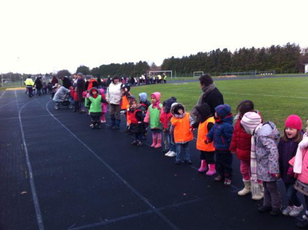 Record de bisous pour le théléton chaine de bisous