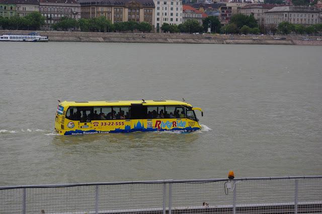 Budapest 3 - Le dix-neuvième hasardeux rapprochement : En route ! Enfin, en fleuve !