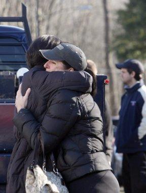 Fusillade au Connecticut: 26 morts, dont 18 enfants