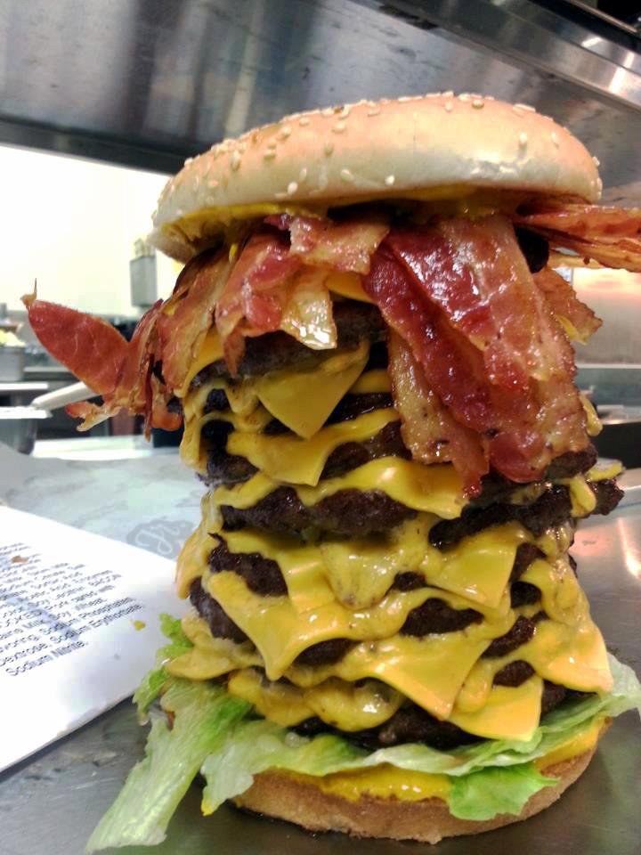 Un nouveau hamburger monstrueux